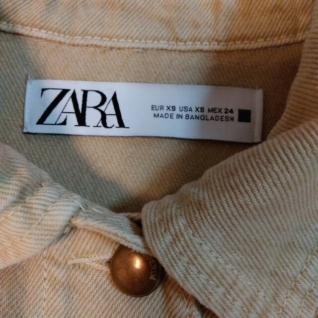 ZARA(ザラ)のZARA     ベージュデニム    ショートジャケット ほぼ未使用！ レディースのジャケット/アウター(Gジャン/デニムジャケット)の商品写真