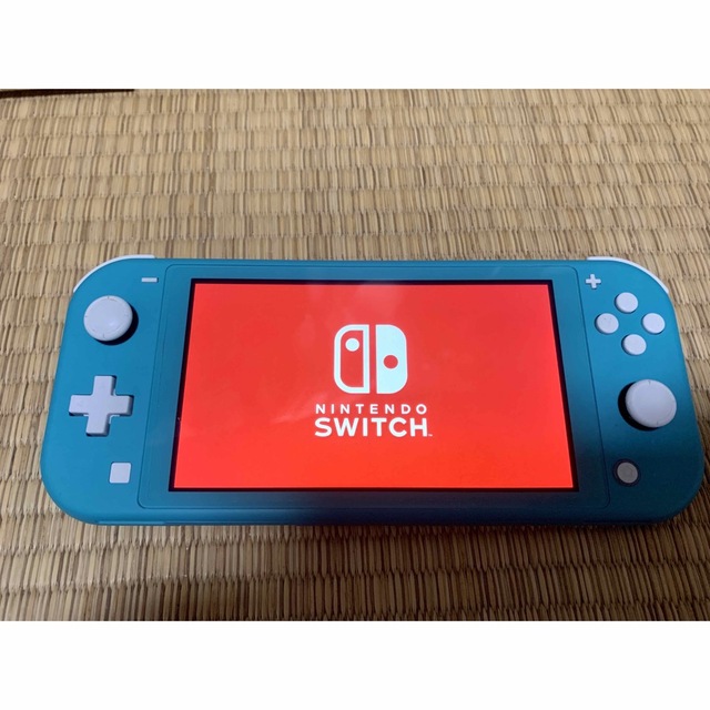 Nintendo Switch(ニンテンドースイッチ)のNintendo Switch SWITCH LITE ＋ソフト4本 エンタメ/ホビーのゲームソフト/ゲーム機本体(家庭用ゲーム機本体)の商品写真