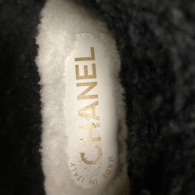 CHANEL(シャネル)の⭐️未使用⭐️シャネル⭐️ブーツ⭐️スニーカー⭐️ムートン⭐️ レディースの靴/シューズ(スニーカー)の商品写真