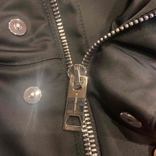 超美品☆BURBERRY 21SS シャークグラフィックパーカー 黒