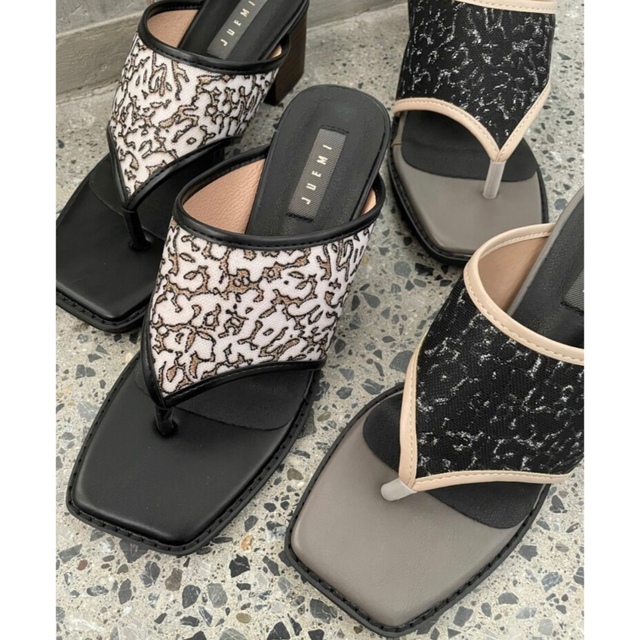 JUEMI(ジュエミ)の【新品】juemi Uneven Glitter Sandals レディースの靴/シューズ(サンダル)の商品写真