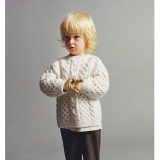 ザラキッズ(ZARA KIDS)の【新品】zarababy ケーブルニット ホワイト 110cmケーブルニット(ニット)