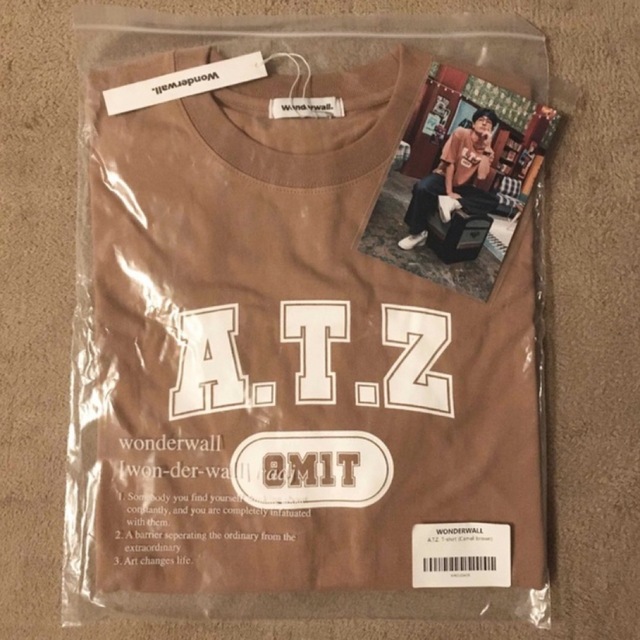 ATEEZ(エイティーズ)のATEEZ アチズ wonderwall artlab Tシャツ ウヨン フォト エンタメ/ホビーのCD(K-POP/アジア)の商品写真