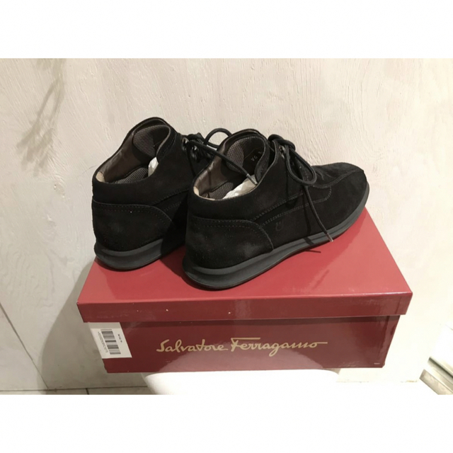 Ferragamo(フェラガモ)のferragamo/フェラガモ/スニーカー/スウェード/サイズ71‐2/箱付き メンズの靴/シューズ(スニーカー)の商品写真