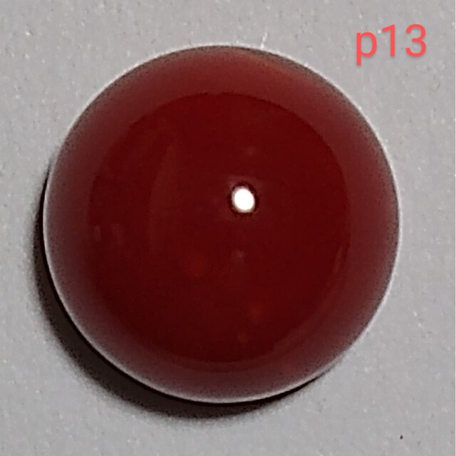 p13 濃赤 煌珊瑚 片穴 半球 12.7mm 11.10ct  2.22g