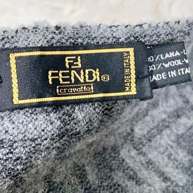 FENDI(フェンディ)のFENDI フェンディ マフラー ストール ズッカ 大判  グレー ウール メンズのファッション小物(マフラー)の商品写真