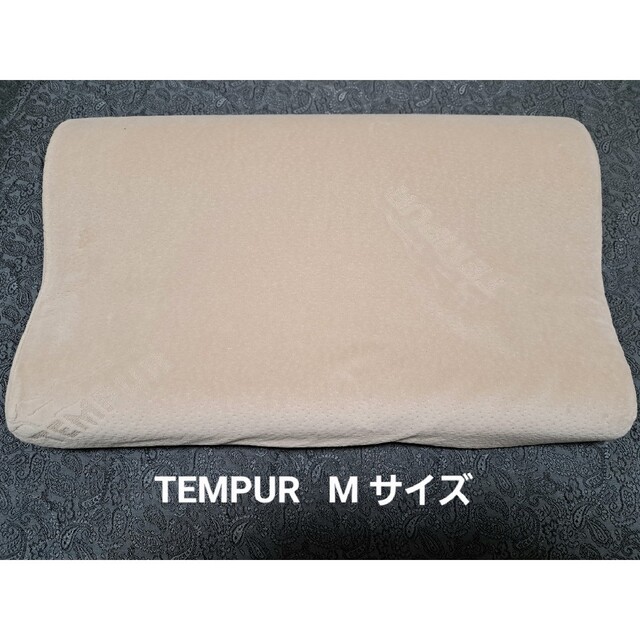 TEMPUR(テンピュール)のTEMPUR(テンピュール) オリジナルネックピロー M　枕　カバー付き インテリア/住まい/日用品の寝具(枕)の商品写真