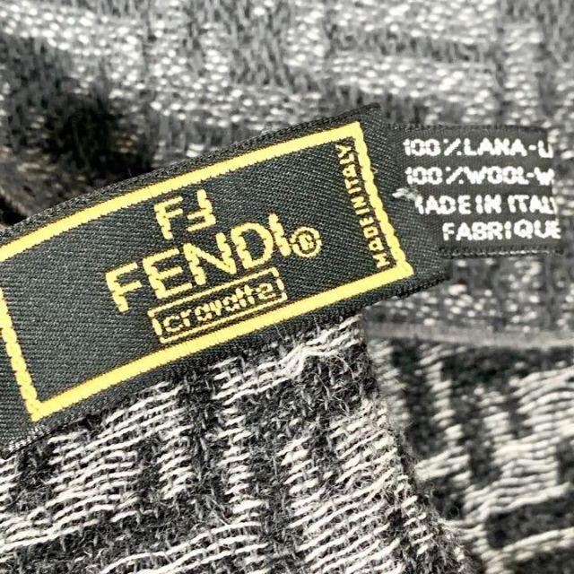 信憑 FENDI フェンディ マフラー ストール グレー×ネイビー ズッカ柄