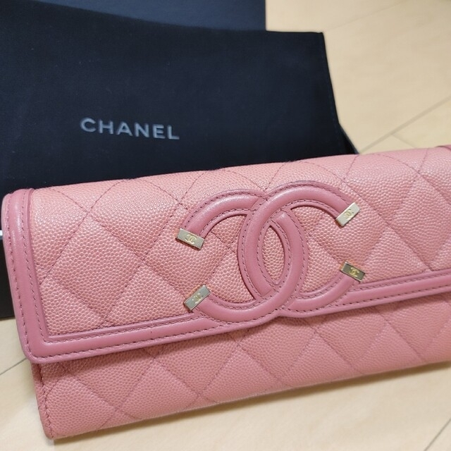 CHANEL(シャネル)のCHANEL　シャネル　長財布　くすみピンク　used 　美品 レディースのファッション小物(財布)の商品写真