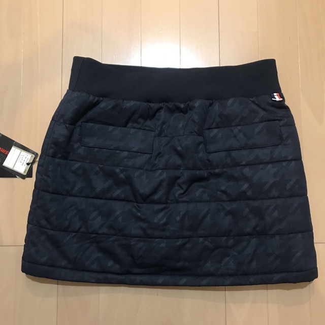 kissmark(キスマーク)のキスマーク　中綿スカート　未使用品 スポーツ/アウトドアのゴルフ(ウエア)の商品写真