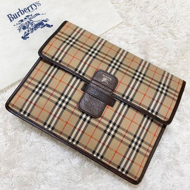 BURBERRY - 極美品♡バーバリー クラッチバッグ ノバチェック フラップ ...