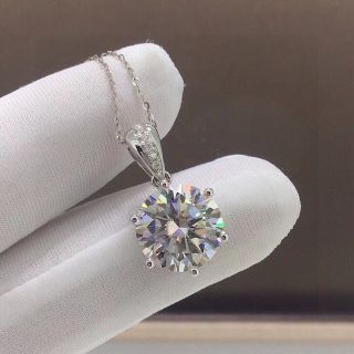 newデザイン】モアサナイト ネックレス K18WGの通販 by Rui|ラクマ