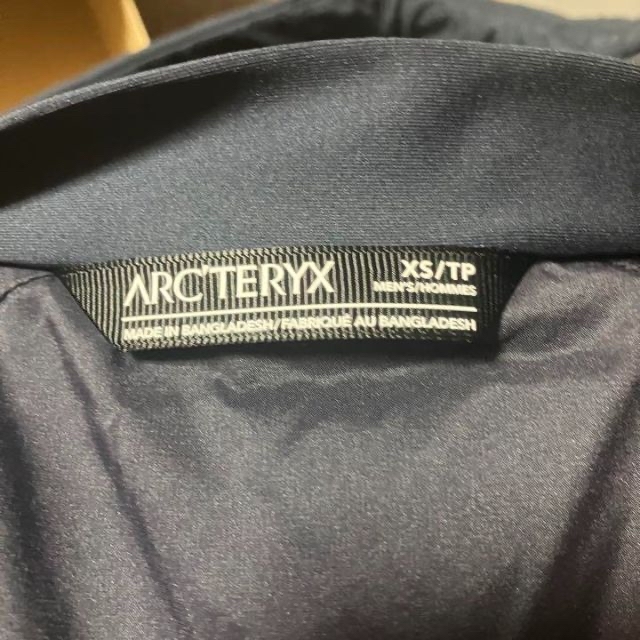 ARC'TERYX   アークテリクス アトムARフーディ ブラックサファイア