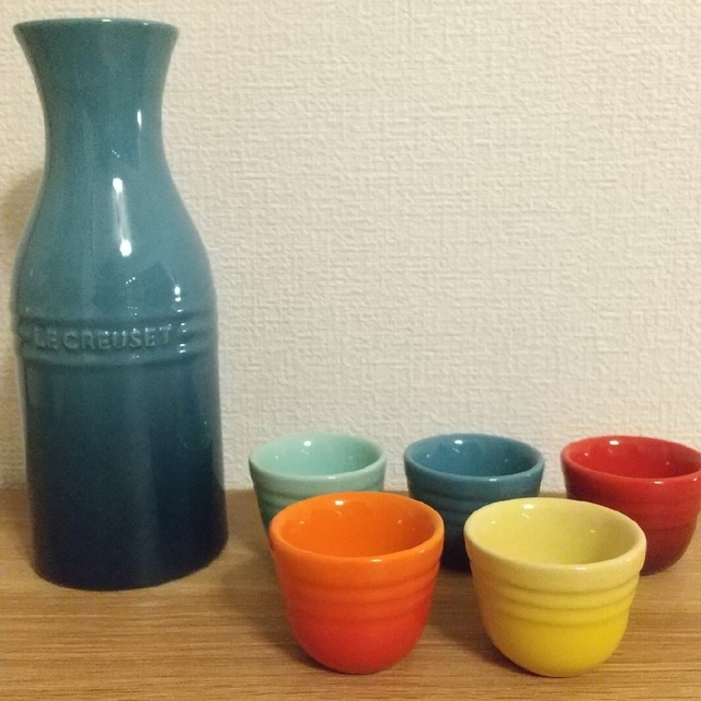 LE CREUSET(ルクルーゼ)の【未使用】LE CREUSET(ル・クルーゼ) 徳利・御猪口セット インテリア/住まい/日用品のキッチン/食器(食器)の商品写真