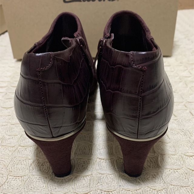 Clarks(クラークス)の【新品】Clarks ellis viola エリスビオラ　ブーティ レディースの靴/シューズ(ブーティ)の商品写真