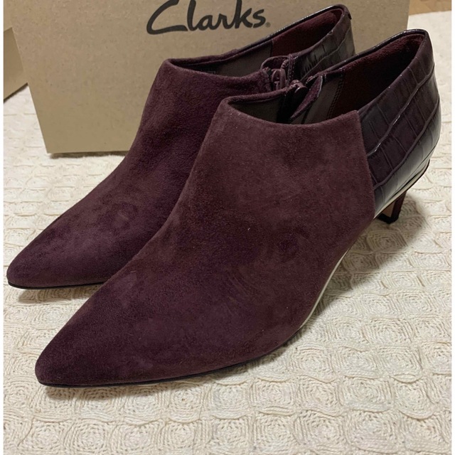 Clarks(クラークス)の【新品】Clarks ellis viola エリスビオラ　ブーティ レディースの靴/シューズ(ブーティ)の商品写真