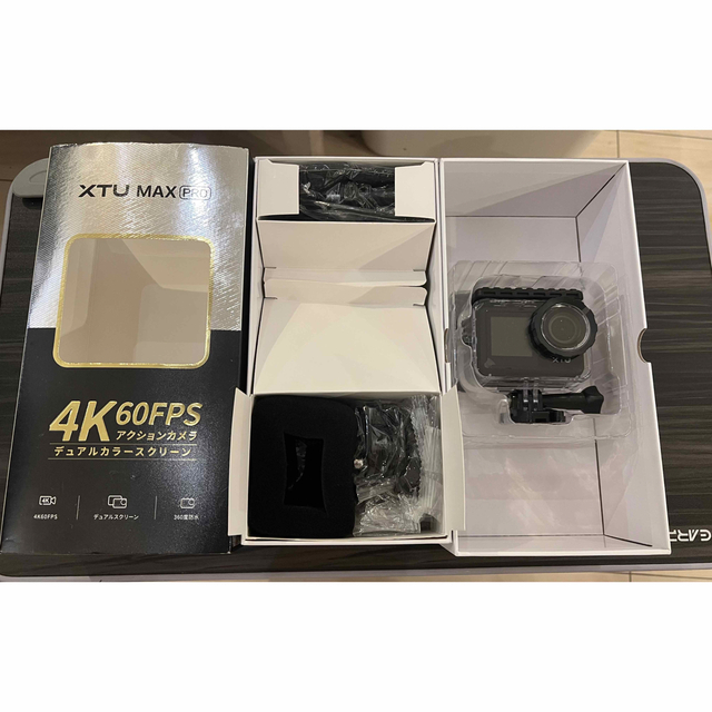 アクションカメラ XTU Max pro最新版 SDカードと予備バッテリーあり スマホ/家電/カメラのカメラ(ビデオカメラ)の商品写真