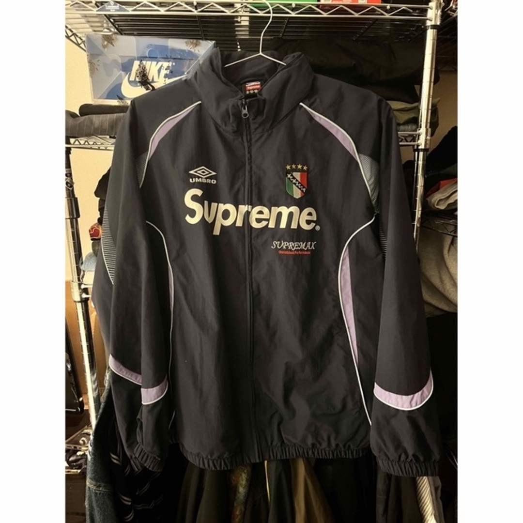 Supreme(シュプリーム)のSupreme / Umbro Track Jacket "Navy" メンズのジャケット/アウター(ナイロンジャケット)の商品写真