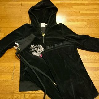 ジューシークチュール(Juicy Couture)のジューシークチュール/ベロアセットアップ/黒/juicy couture/S

(ルームウェア)