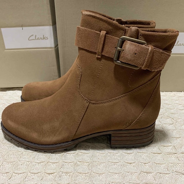 Clarks(クラークス)の【新品】Clarks marana amber マラナアンバー　ショートブーツ レディースの靴/シューズ(ブーツ)の商品写真