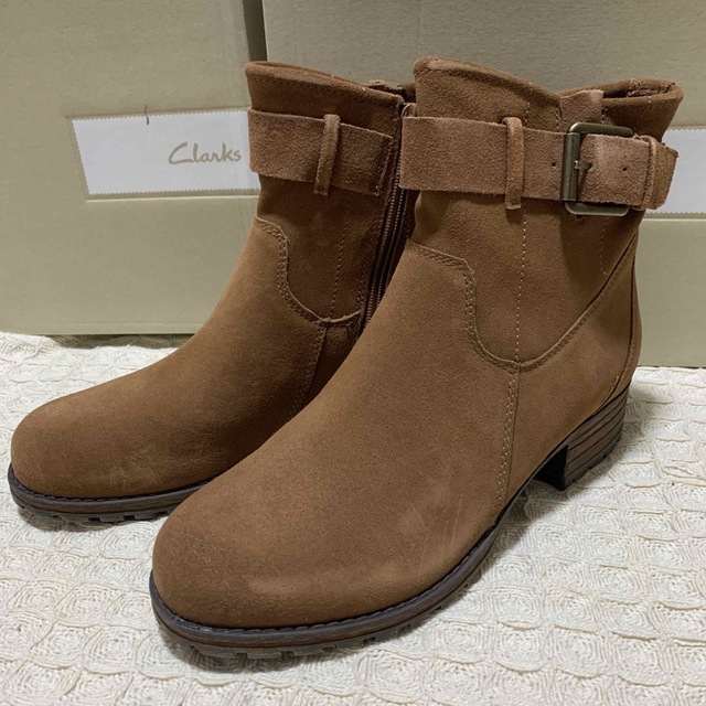 Clarks(クラークス)の【新品】Clarks marana amber マラナアンバー　ショートブーツ レディースの靴/シューズ(ブーツ)の商品写真