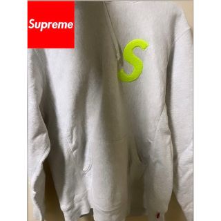 シュプリーム(Supreme)の最終値下げ!【コムドットゆうた着用】シュプリーム☆Sロゴ入り肉厚パーカー　即完売(パーカー)