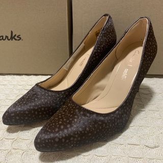 クラークス(Clarks)の【新品】Clarks laina rae ライナラエ　パンプス(ハイヒール/パンプス)