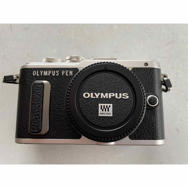 OLYMPUS PEN E-PL8 ブラック　32GBのSDカード付き！