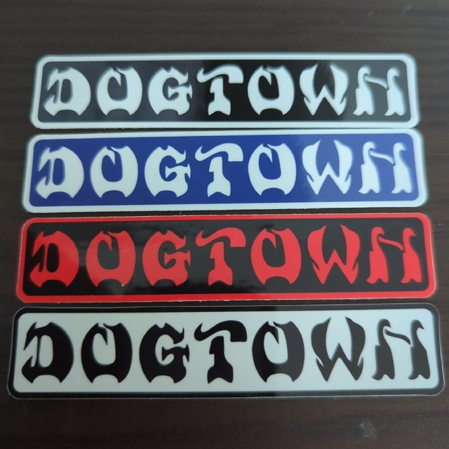 DOG TOWN(ドッグタウン)の(縦4.1cm横20.3cm)DOGTOWN ドッグタウン　ステッカー スポーツ/アウトドアのスポーツ/アウトドア その他(スケートボード)の商品写真