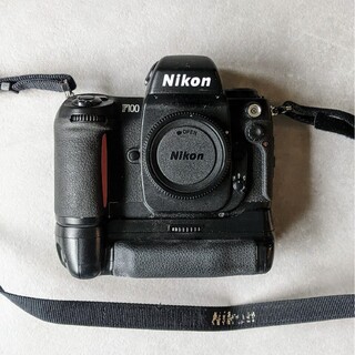ニコン(Nikon)のnikon f100 バッテリーパック付き(フィルムカメラ)