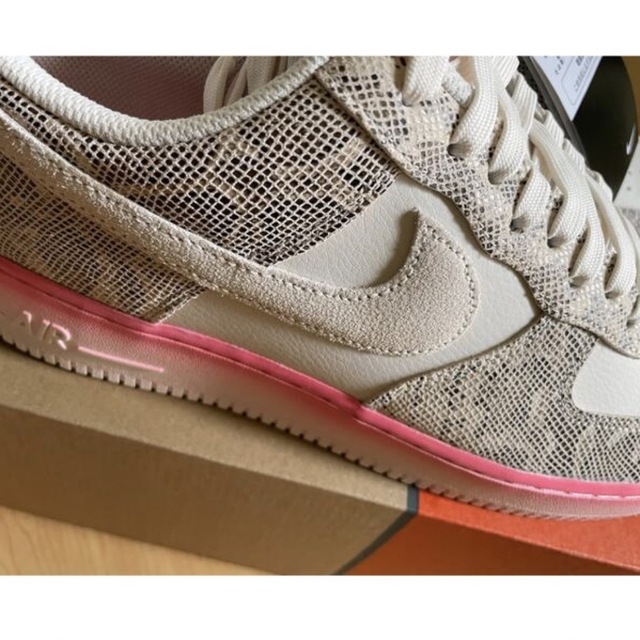 NIKE(ナイキ)の新品　Nike WMNS Air Force 1 Low  Our Force メンズの靴/シューズ(スニーカー)の商品写真