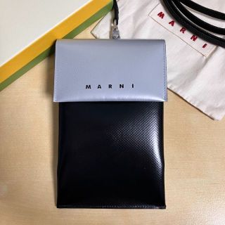 マルニ(Marni)の新品 22aw MARNI フォンポーチ 黒グレー 4109(ショルダーバッグ)