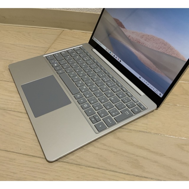 美品 Surface Laptop Go プラチナ 8GB・128GB