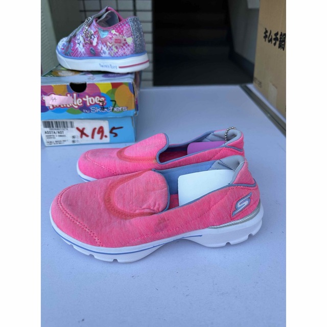 SKECHERS(スケッチャーズ)のスケッチャーズ  pk18cm キッズ/ベビー/マタニティのキッズ靴/シューズ(15cm~)(スニーカー)の商品写真