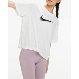 ナイキ(NIKE)のナイキ ウィメンズ Dri-FIT ボクシー NIKE ONE Tシャツ XL(Tシャツ(半袖/袖なし))