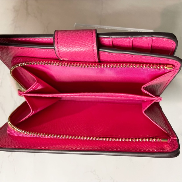 COACH(コーチ)のCOACH シグネチャー ミディアムコーナージップ 折り財布 ブラウン/ピンク レディースのファッション小物(財布)の商品写真
