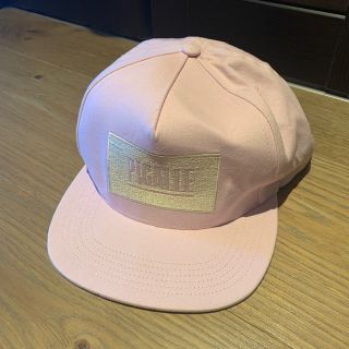 ピガール(PIGALLE)のPIGALLE 帽子 ボックスロゴ ピンク(キャップ)