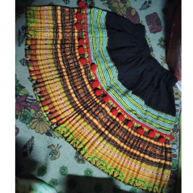 モン族 刺繍 膝上スカート レディースのスカート(ひざ丈スカート)の商品写真