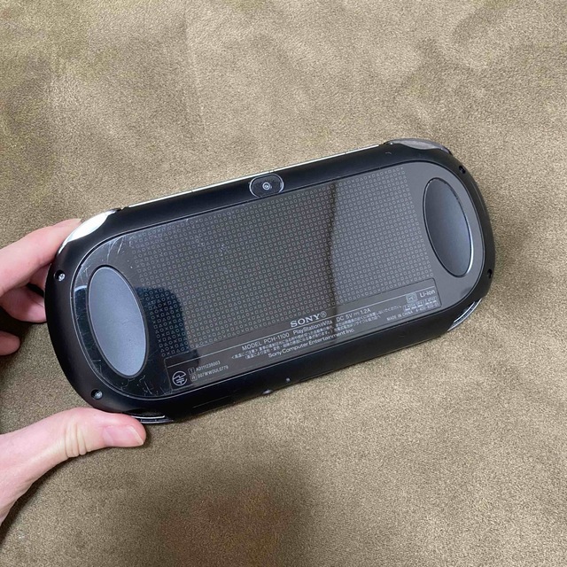 PlayStation Vita(プレイステーションヴィータ)のPSvita PCH1100 プレステーションビータ 本体 クリスタルブラック エンタメ/ホビーのゲームソフト/ゲーム機本体(家庭用ゲーム機本体)の商品写真