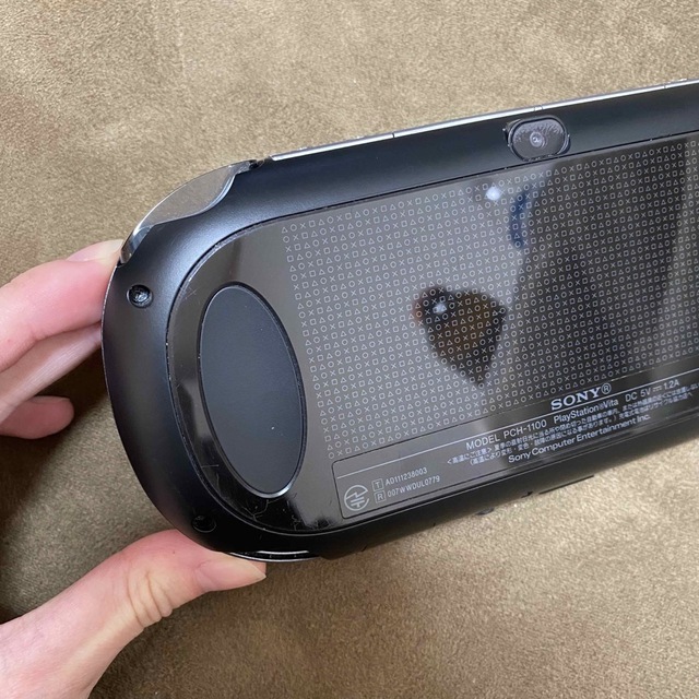 PlayStation Vita(プレイステーションヴィータ)のPSvita PCH1100 プレステーションビータ 本体 クリスタルブラック エンタメ/ホビーのゲームソフト/ゲーム機本体(家庭用ゲーム機本体)の商品写真