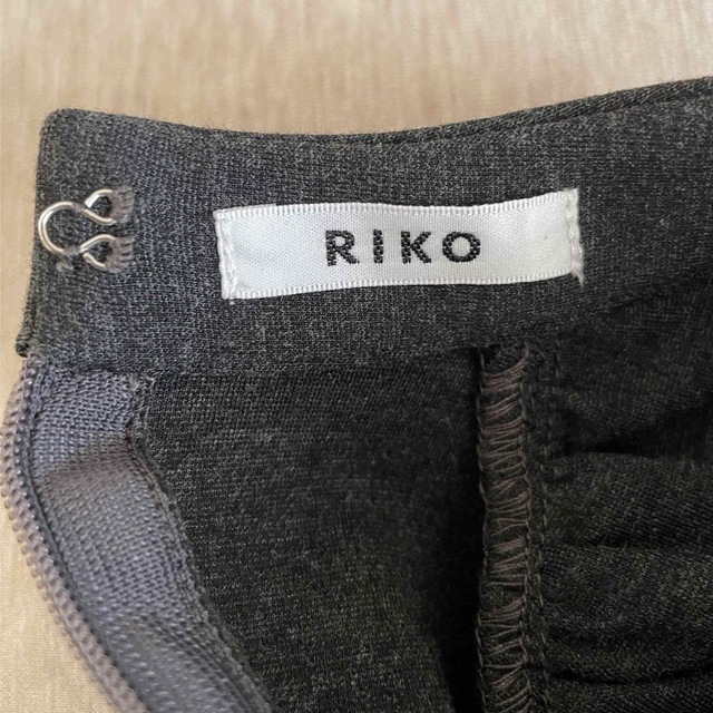 【やーや様専用】RIKO TOKYO ラヴィオリ スウェット　チャコール レディースのトップス(カットソー(長袖/七分))の商品写真