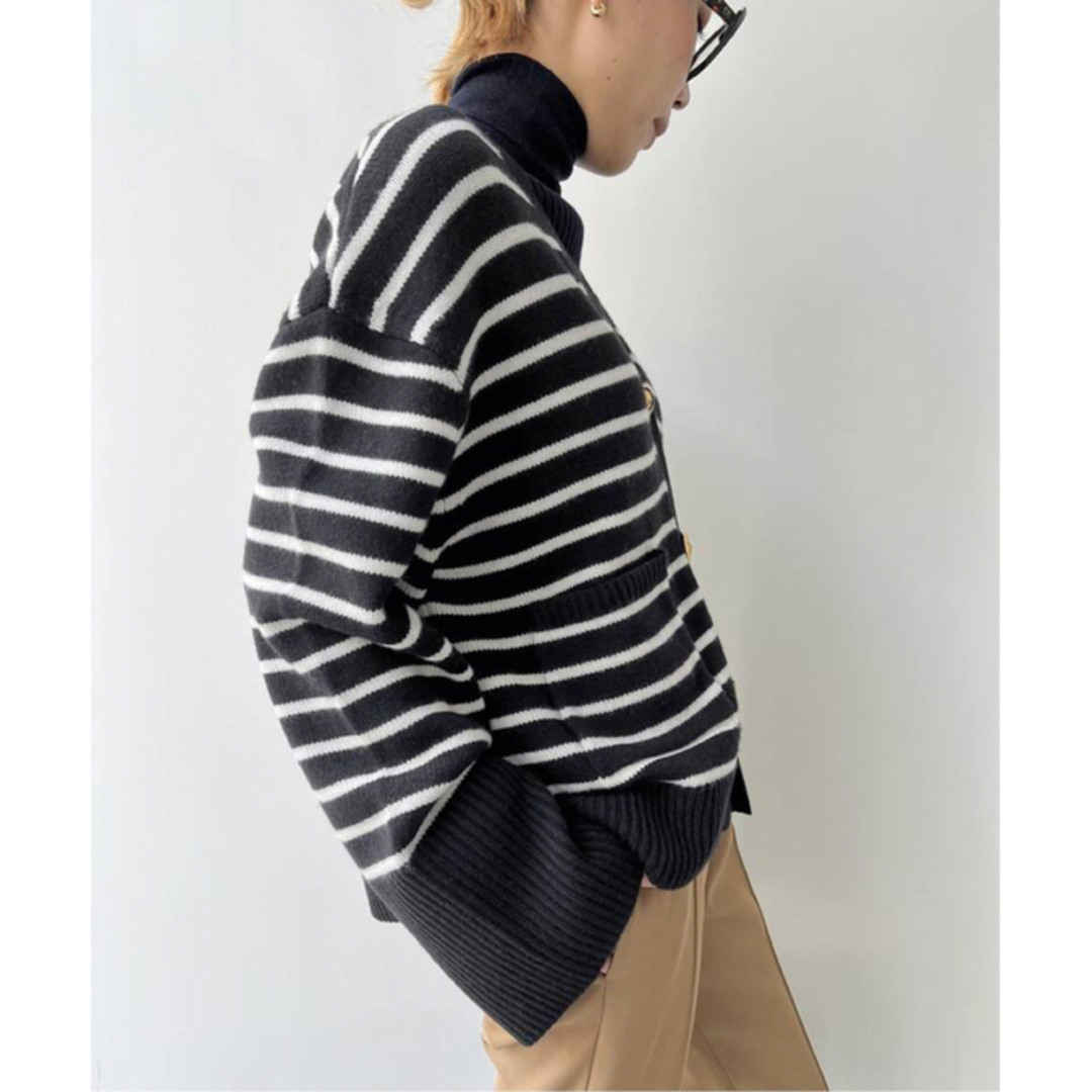 アパルトモン　GOLD BUTTON V/N CARDIGAN