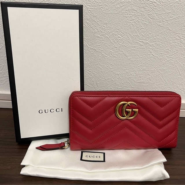 美品 Gucci ジップアラウンドウォレット 赤 〔GGマーモント〕 GUCCI 財布