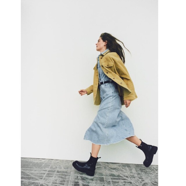 ZARA(ザラ)のZARA　コーデュロイジャケット レディースのジャケット/アウター(ミリタリージャケット)の商品写真