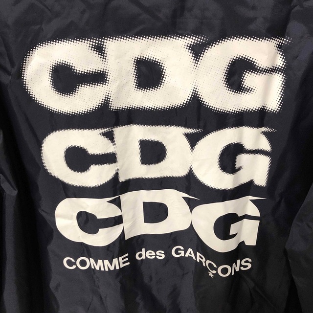 COMME des GARCONS(コムデギャルソン)の【早い者勝ち】コムデギャルソン コーチジャケットネイビー  Mサイズ メンズのジャケット/アウター(ナイロンジャケット)の商品写真