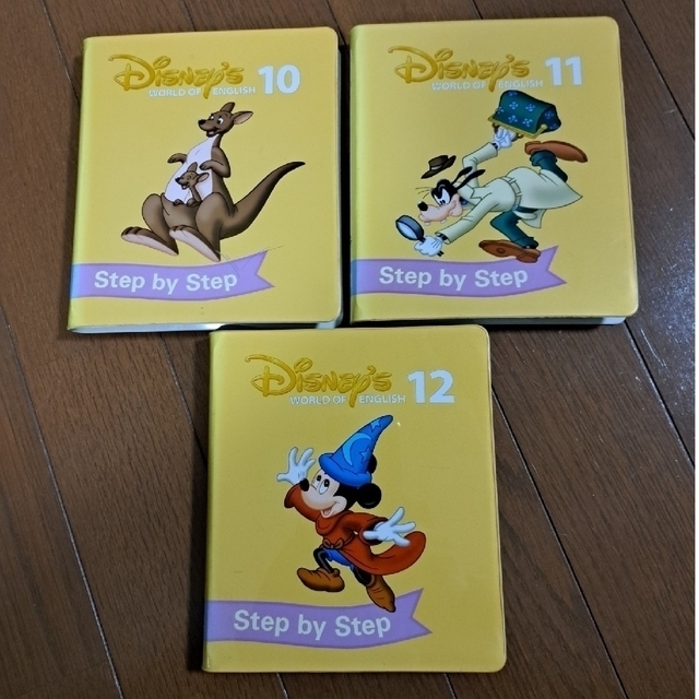 Disney(ディズニー)のﾃﾞｨｽﾞﾆｰ英語ｼｽﾃﾑ　step by step 10～12 DVD エンタメ/ホビーのDVD/ブルーレイ(キッズ/ファミリー)の商品写真