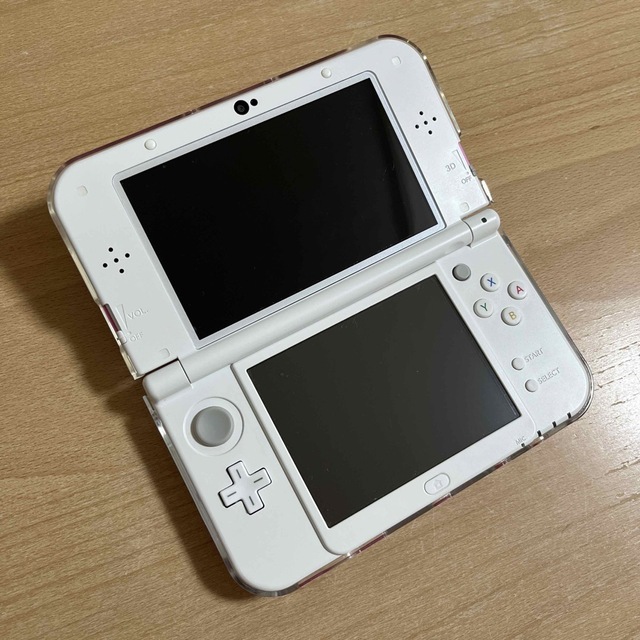 ニンテンドー3DS(ニンテンドー3DS)の3DS LL 本体 ピンクホワイト ソフト付き ドラクエⅪ ヨッシーアイランド エンタメ/ホビーのゲームソフト/ゲーム機本体(携帯用ゲーム機本体)の商品写真