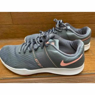 ナイキ(NIKE)のNIKE スニーカー（グレー）(スニーカー)