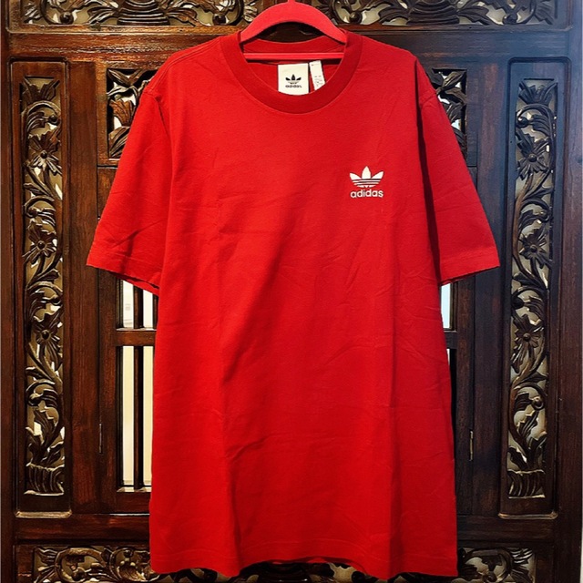 adidas(アディダス)のアディダス オリジナルス 靴 コレクション Tシャツ ジャージ エンジ シューズ メンズのトップス(Tシャツ/カットソー(半袖/袖なし))の商品写真