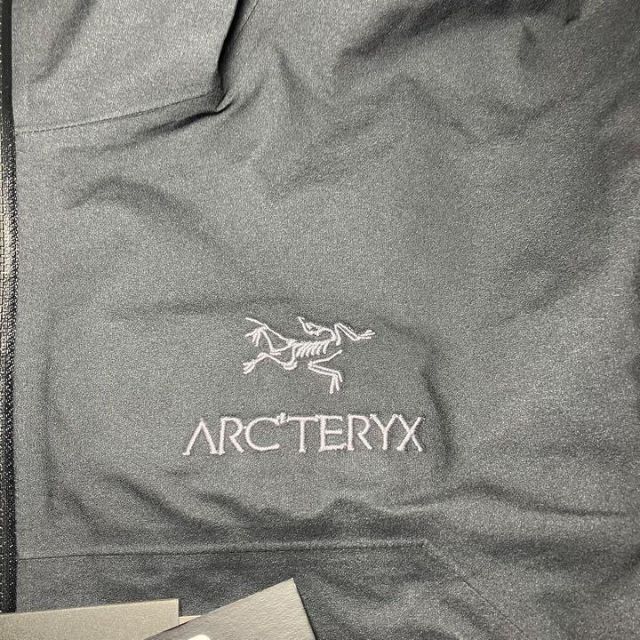 ARC'TERYX(アークテリクス)の新品 アークテリクス ベータジャケット ブラック XS バードエイド付属 メンズのジャケット/アウター(マウンテンパーカー)の商品写真